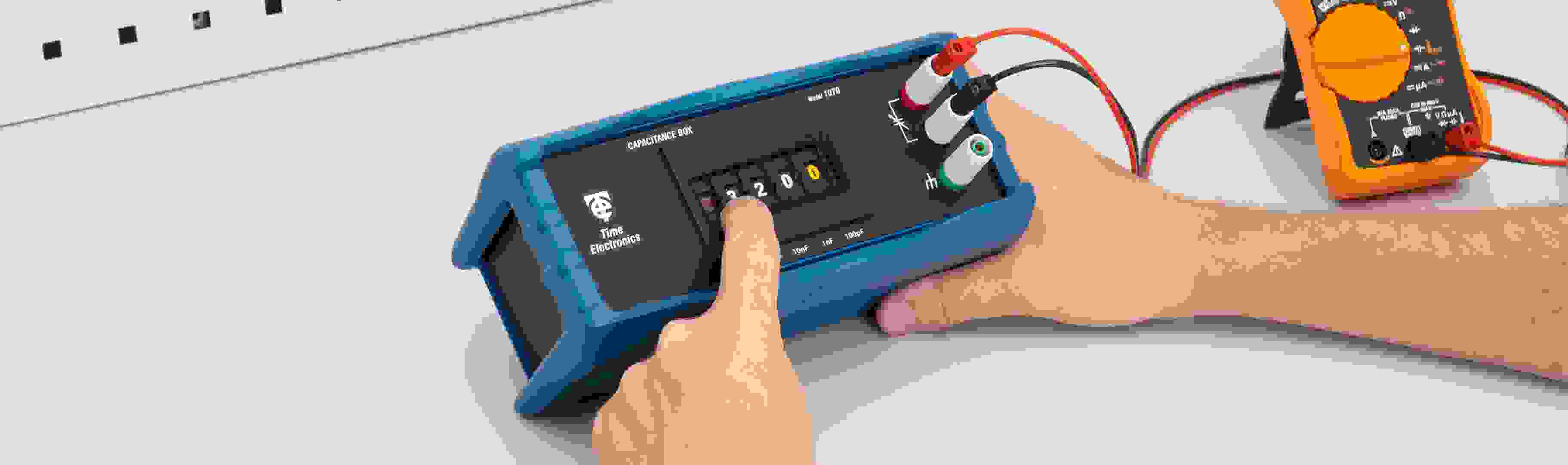 1070 Capacitance Decade Box Time Electronics