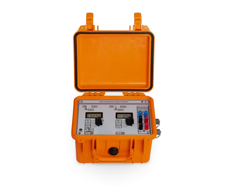 Calibradores de presión, manómetros digitales y bombas de calibración