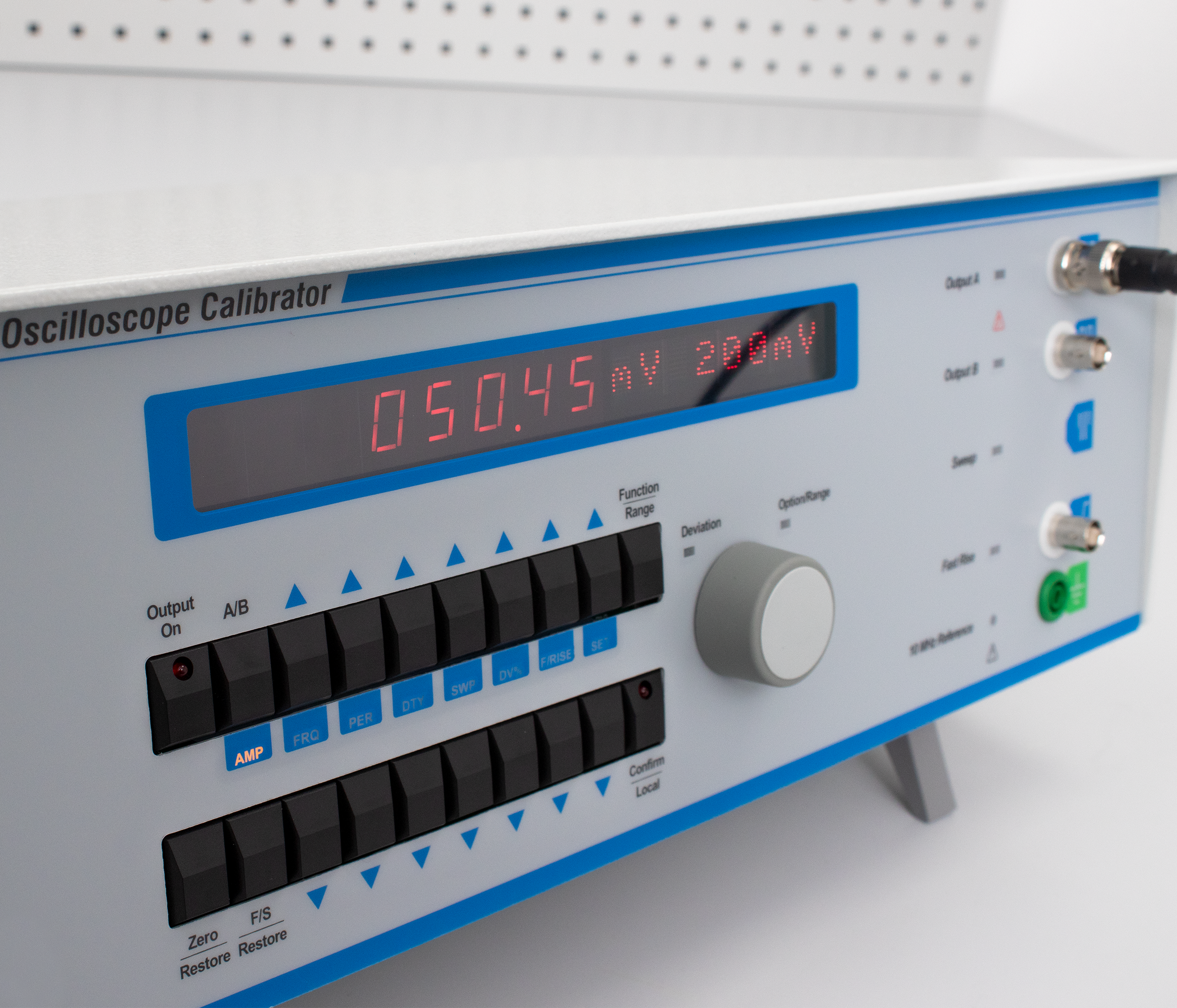 5045 Oscilloscope Calibrator | Time Electronics